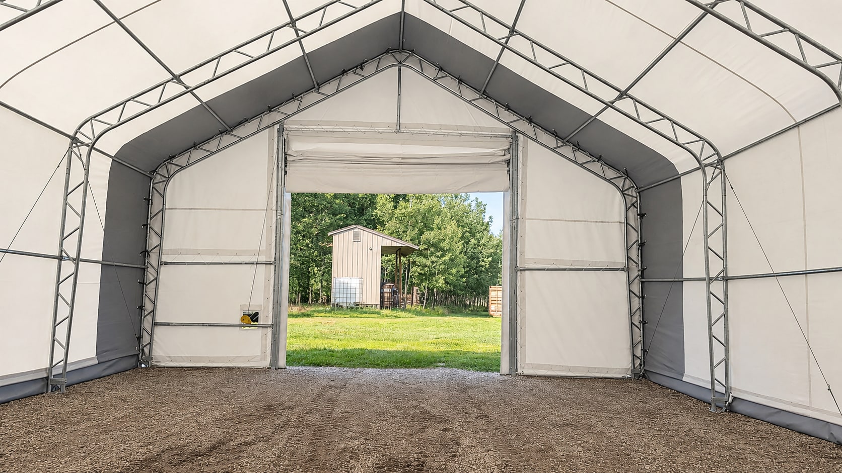 Interior steel trusses and end opening